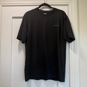 Columbia Sportswear Athletic Shirt - M